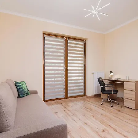 Grzegorzki Park Cracow By Renters شقة