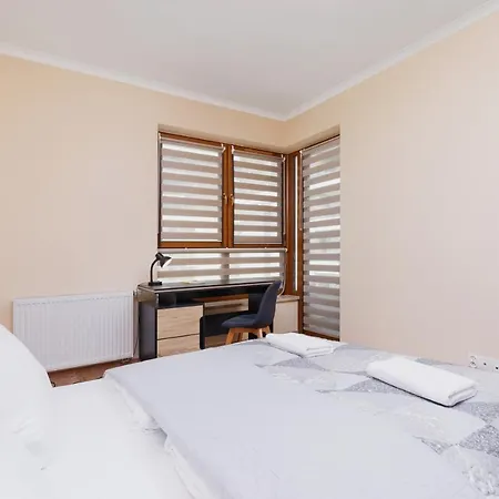 Grzegorzki Park Cracow By Renters * كراكوفيا
